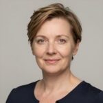 Улыбающаяся Марина С., пользователь сервиса Бакс Серро, использующая биткоин краны с мгновенным выводом